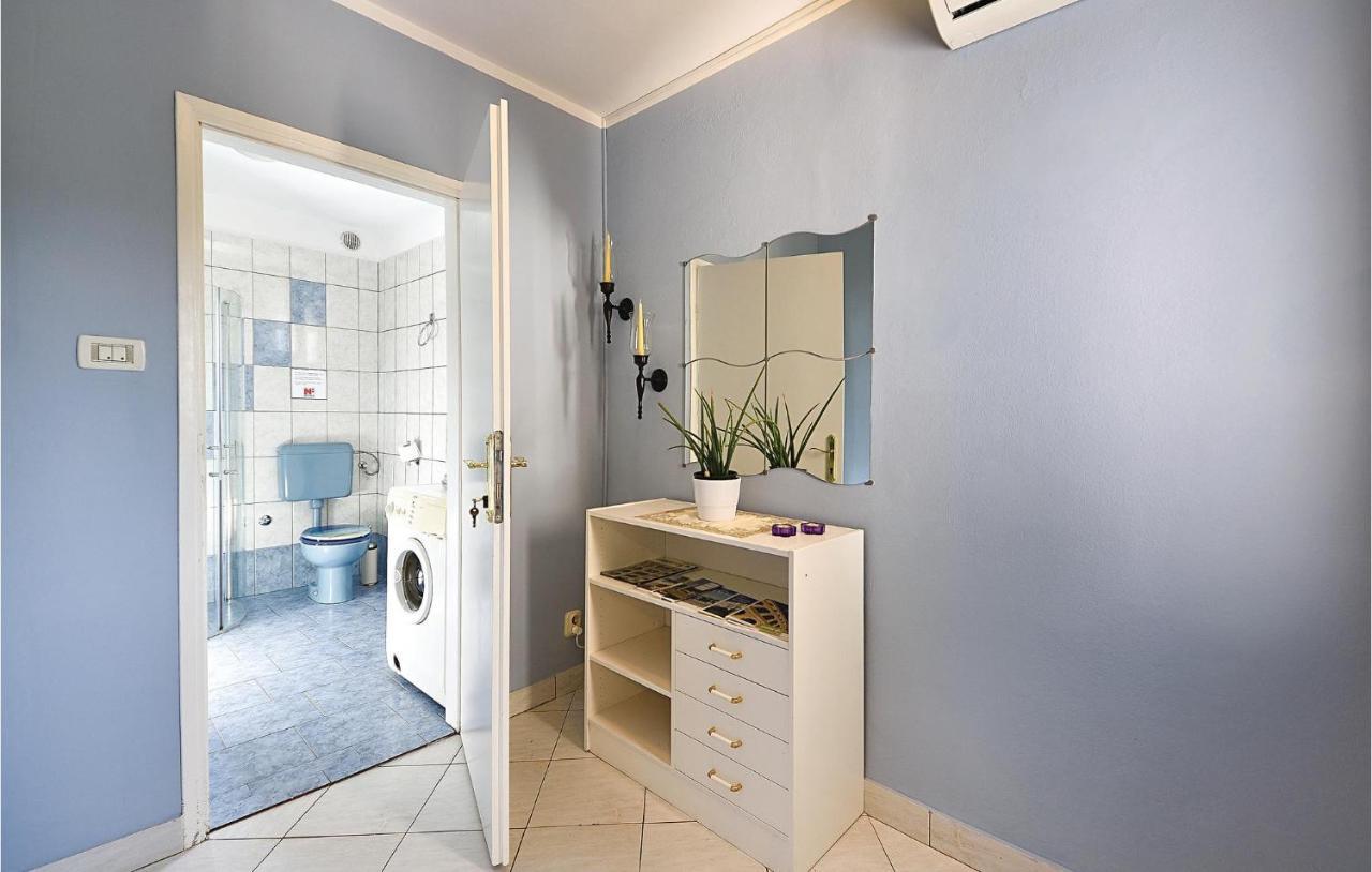 Gorgeous Apartment In Pula With Kitchen 外观 照片