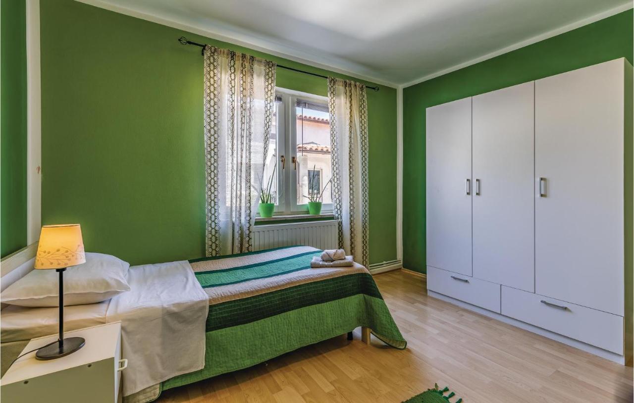 Gorgeous Apartment In Pula With Kitchen 外观 照片
