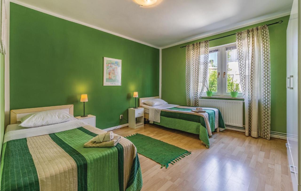Gorgeous Apartment In Pula With Kitchen 外观 照片
