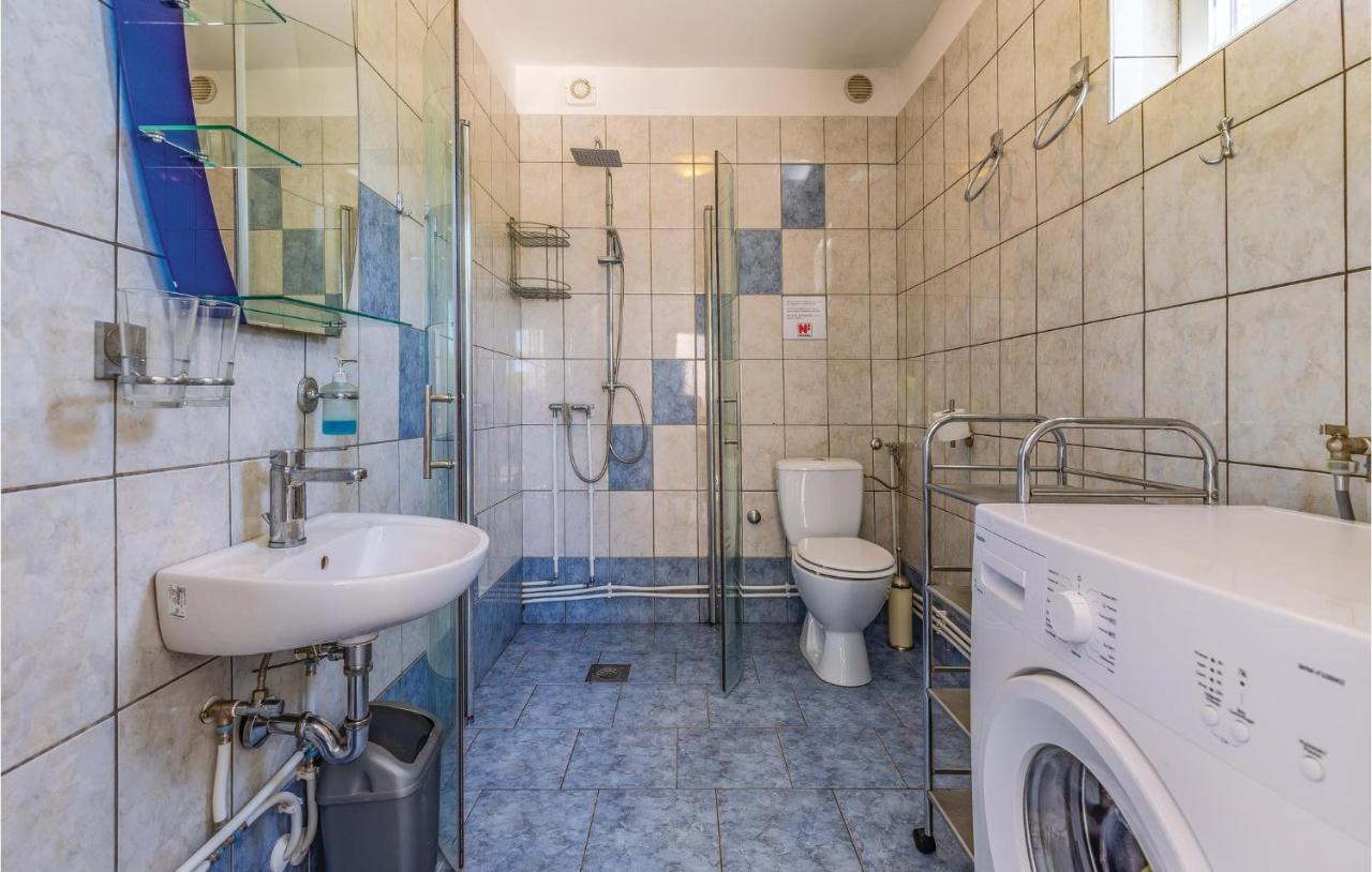 Gorgeous Apartment In Pula With Kitchen 外观 照片