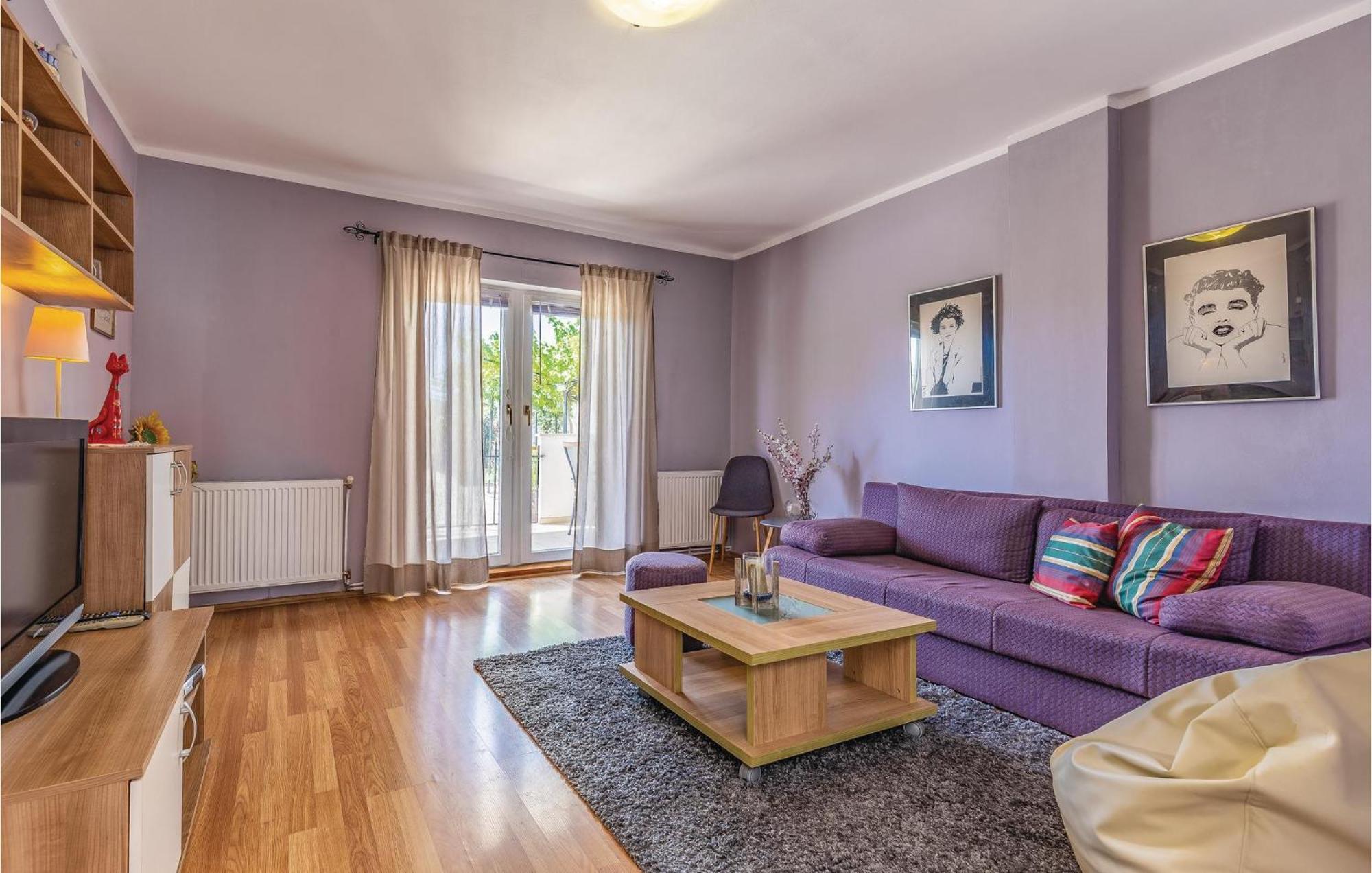 Gorgeous Apartment In Pula With Kitchen 外观 照片