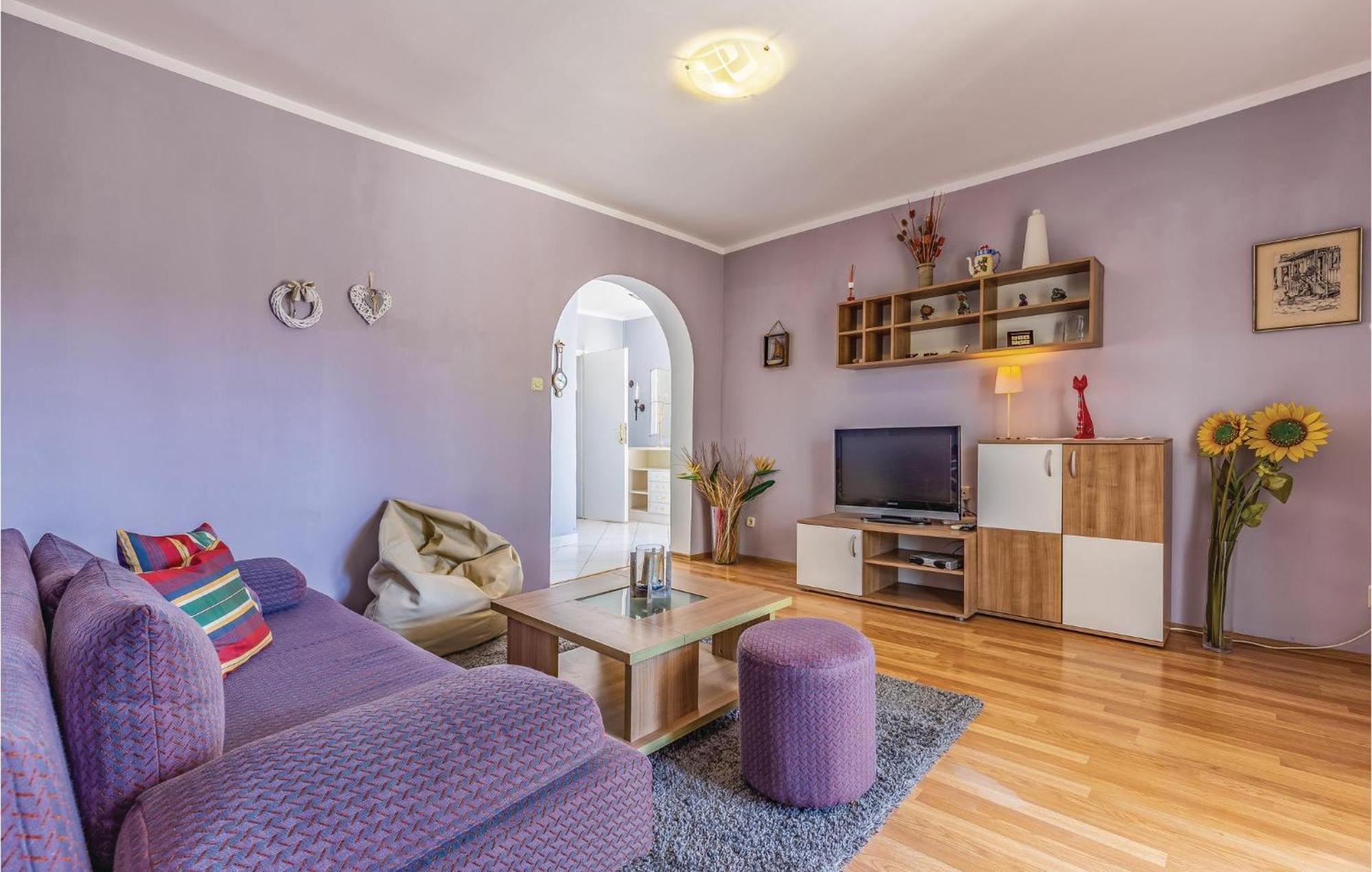 Gorgeous Apartment In Pula With Kitchen 外观 照片